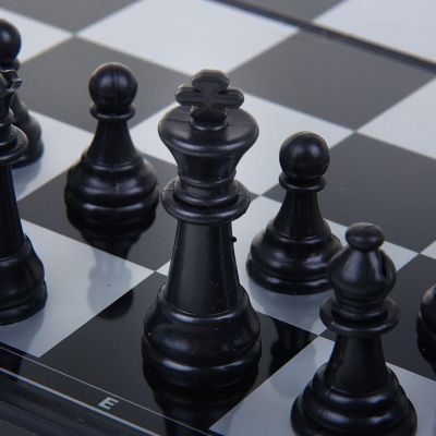 Игра настольная "Шахматы", магнитная доска 32 х 32 см