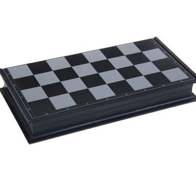 Игра настольная "Шахматы", магнитная доска 32 х 32 см