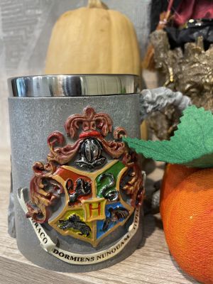 Пивная кружка коллекционная "Hogwarts"